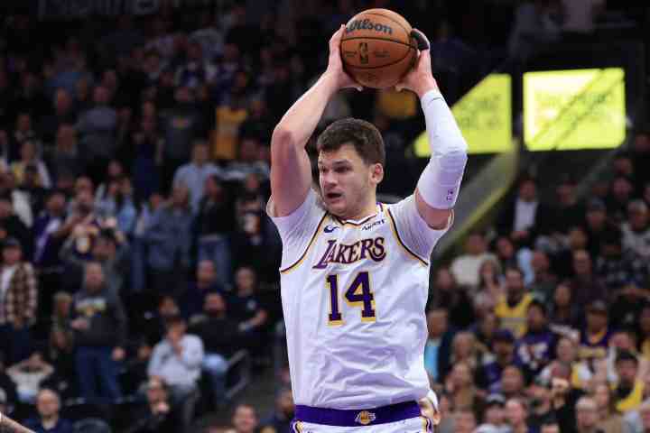 我的传球手呢？凯斯勒上半场1中1得到5分4板1助2断 罚球3中3